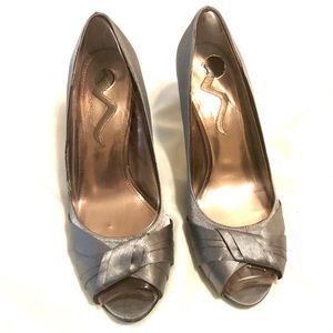 Nina Evening Pumps (size 10M)
